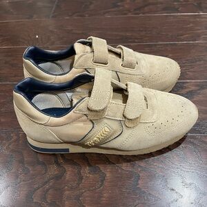 Trax Vintage vibe Athletic Running Tennies Shoes Tan Navy W 8.5 M 6.5